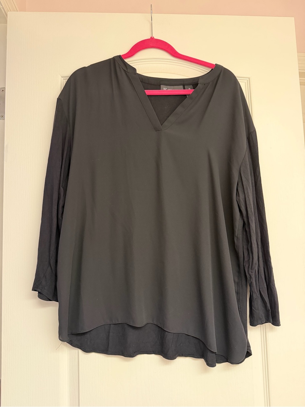 Women’s Black V-Neck Blouse Size XL